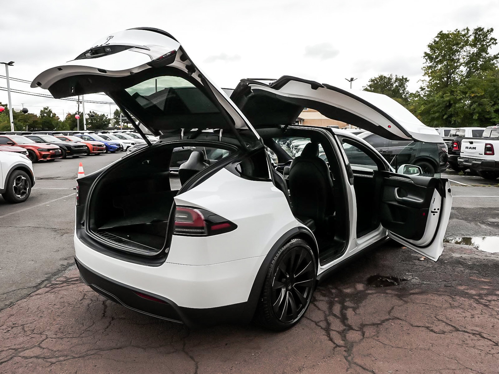 Used 2023 Tesla Model X AWD/4WD image 13