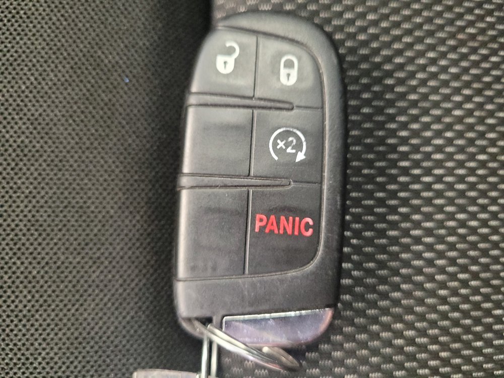 Used 2016 Jeep Renegade Latitude AWD/4WD image 32