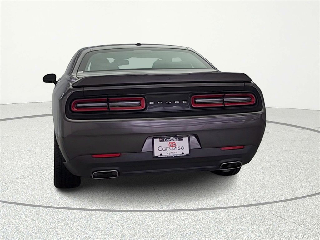 Used 2019 Dodge Challenger SXT image 6
