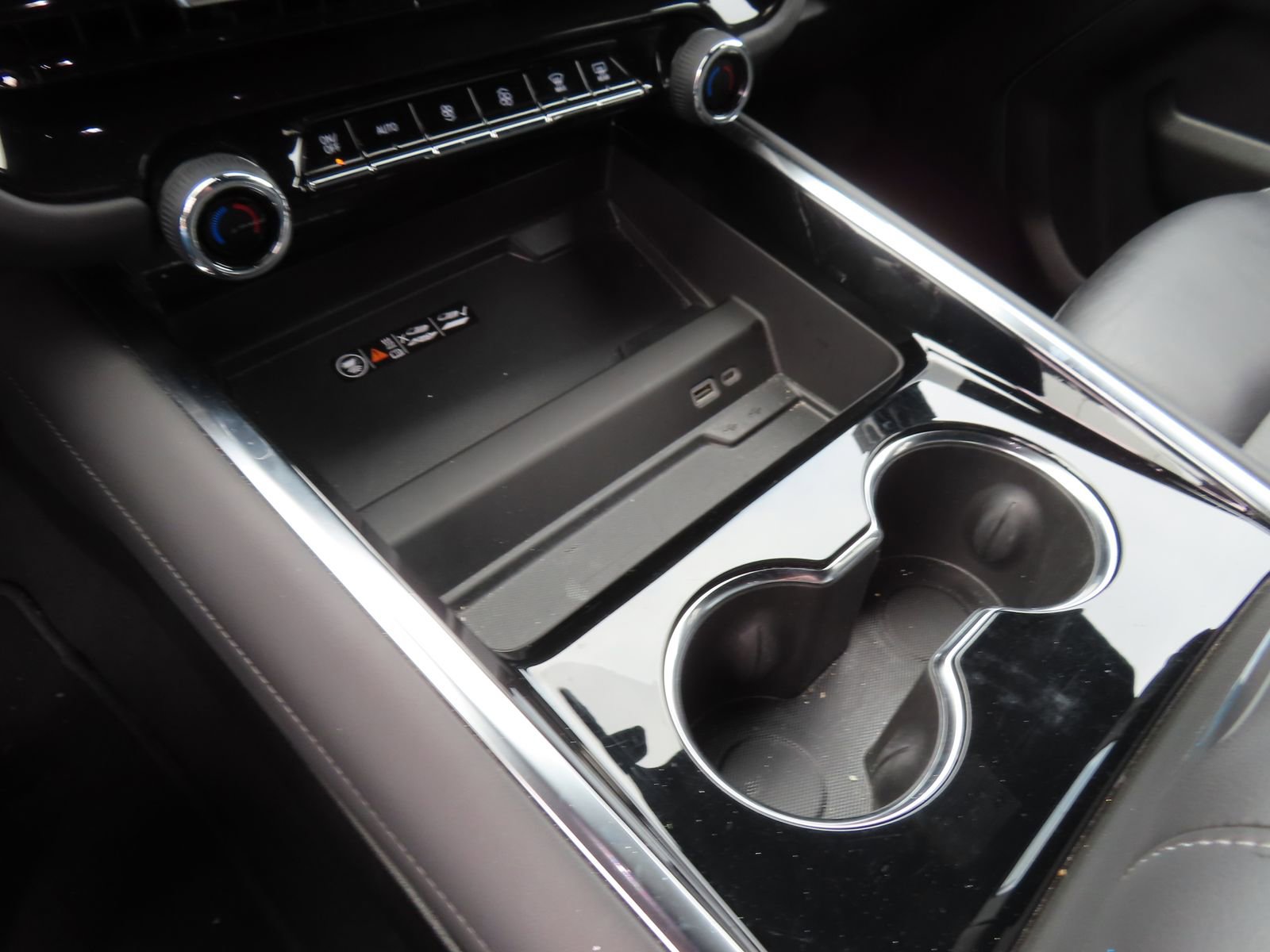 Used 2025 Chevrolet Tahoe LT image 24