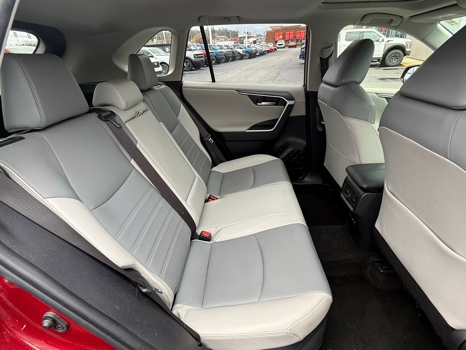 Used 2019 Toyota RAV4 Limited image 14