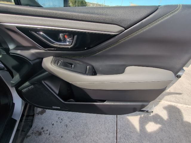 Used 2025 Subaru Outback Onyx Edition AWD/4WD image 31