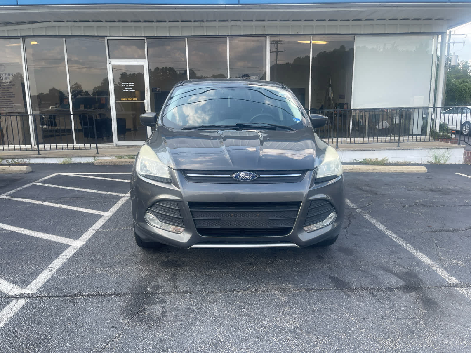 Used 2016 Ford Escape SE AWD/4WD image 2