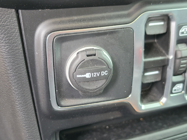 Used 2023 Jeep Gladiator Overland w/ LED Lighting Group AWD/4WD image 25