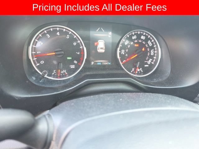 Used 2020 Toyota RAV4 XLE w/ Convenience Package FWD image 2
