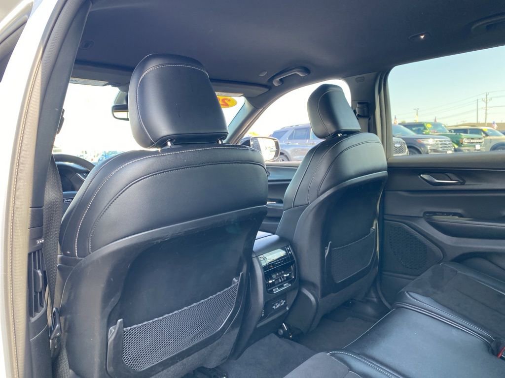 Used 2024 Jeep Grand Cherokee L Laredo image 22