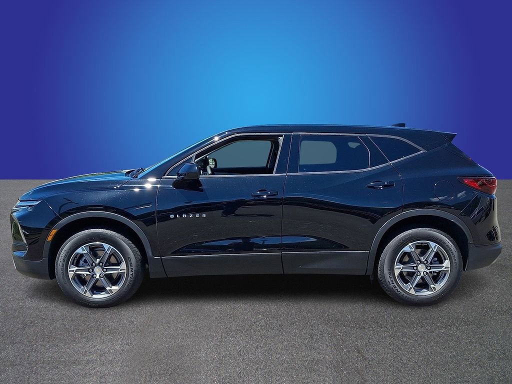 Used 2025 Chevrolet Blazer LT AWD/4WD image 7