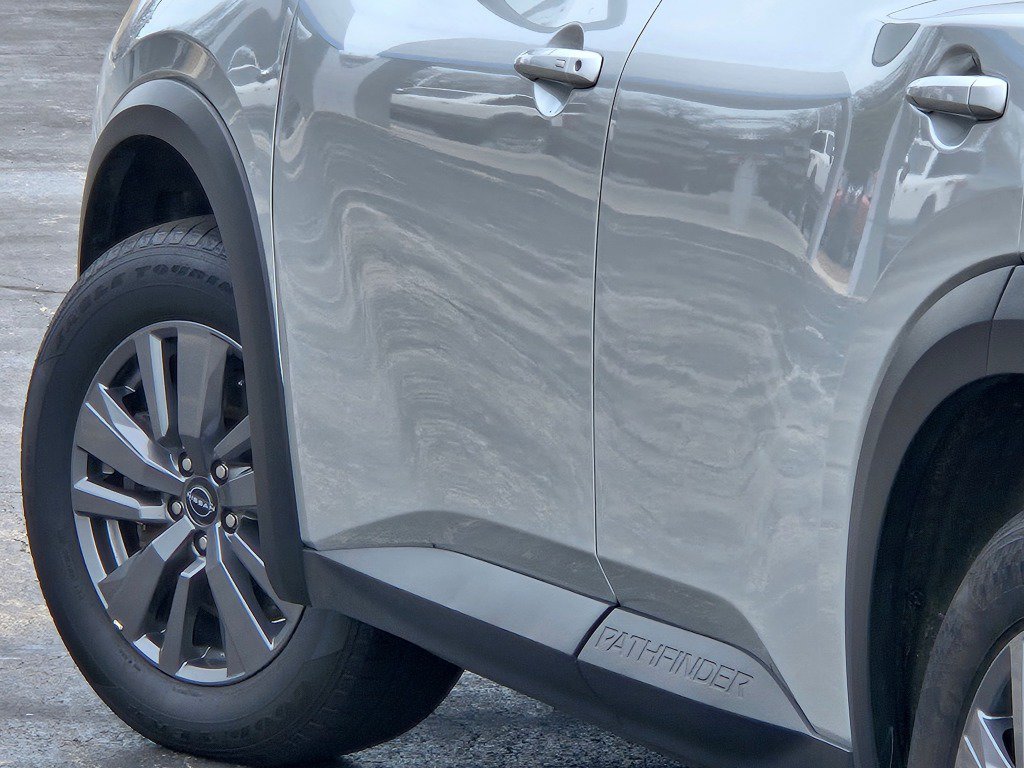 Used 2025 Nissan Pathfinder SV AWD/4WD image 18