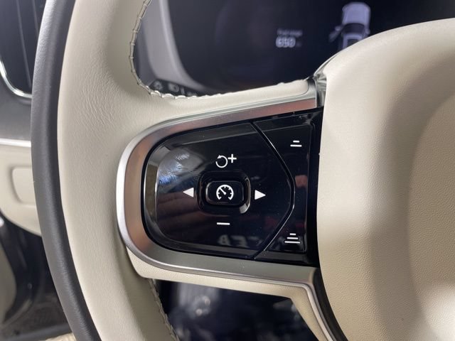 Certified 2025 Volvo XC60 T8 Plus w/ Protection Package Premier AWD/4WD image 18