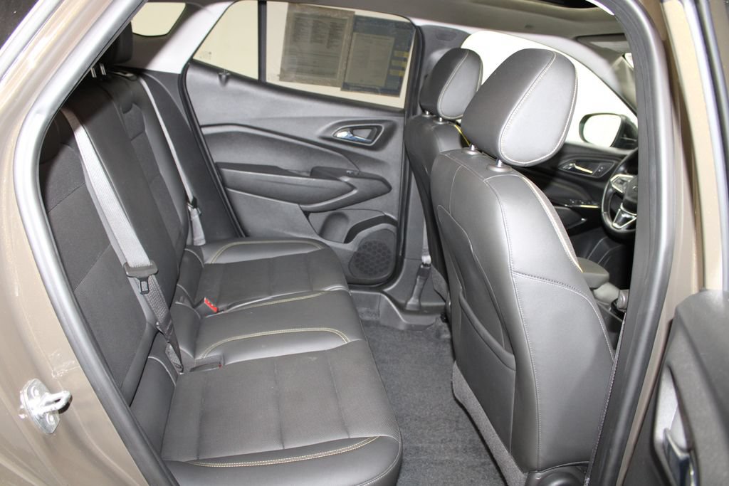 Used 2024 Chevrolet Trax ACTIV w/ Sunroof Package FWD image 28