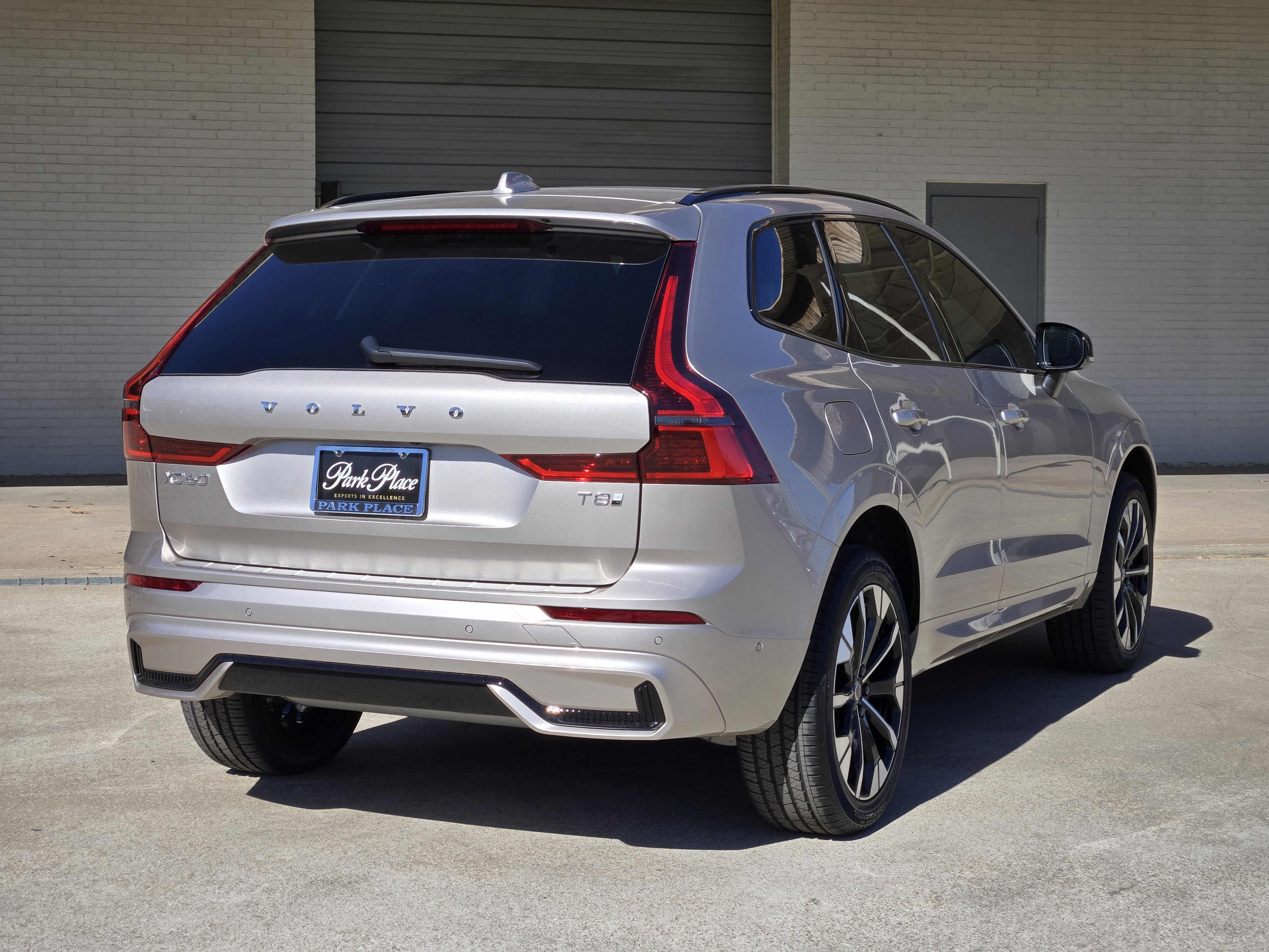 New 2026 Volvo XC60 T8 Plus w/ Protection Package Premier image 9