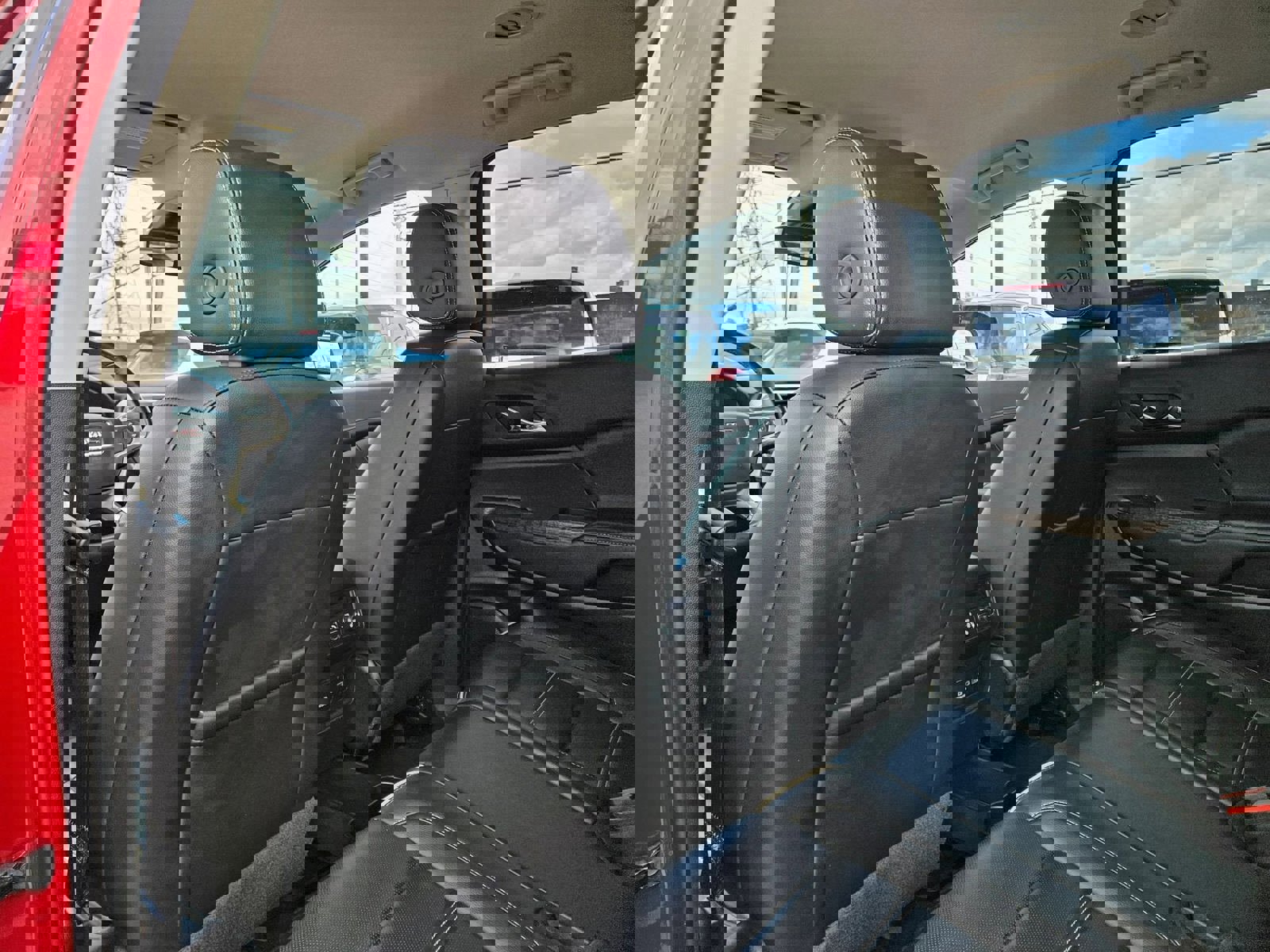 Used 2023 GMC Acadia Denali image 25