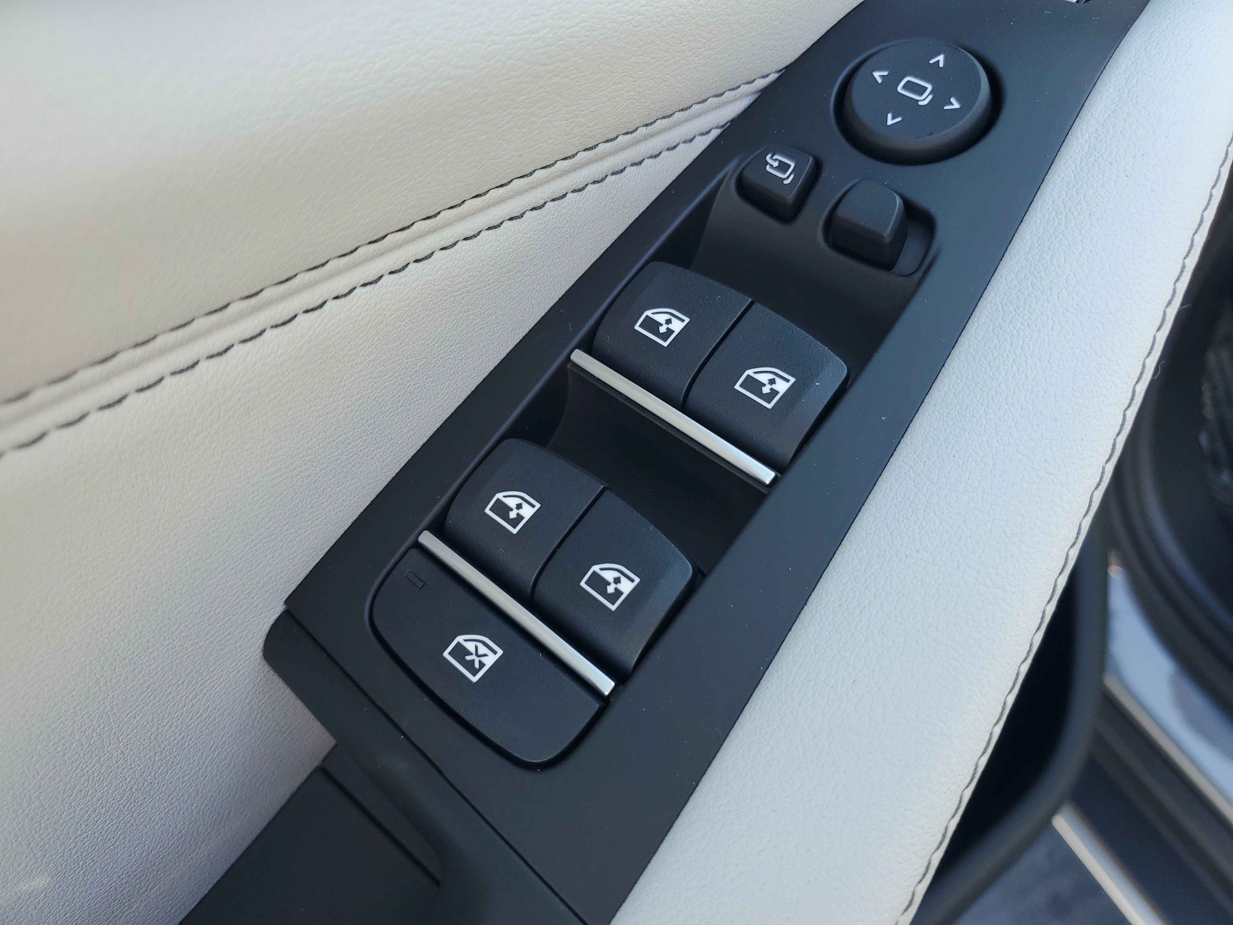 New 2026 BMW X5 xDrive50e w/ Executive Package image 20