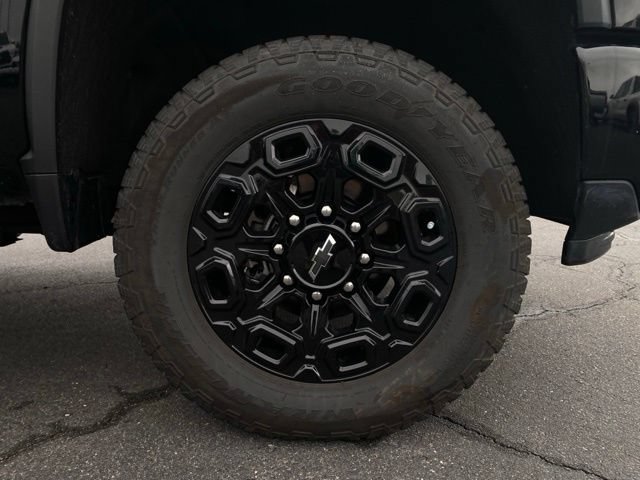 Used 2024 Chevrolet Silverado 2500 LTZ w/ LTZ Plus Package AWD/4WD image 12