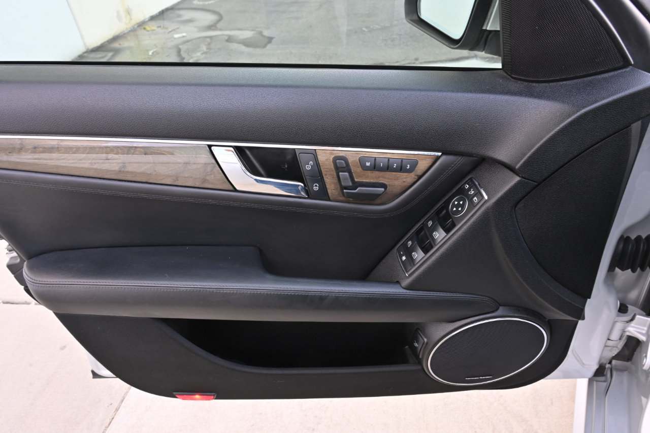 Used 2008 Mercedes-Benz C 63 AMG Sedan image 36