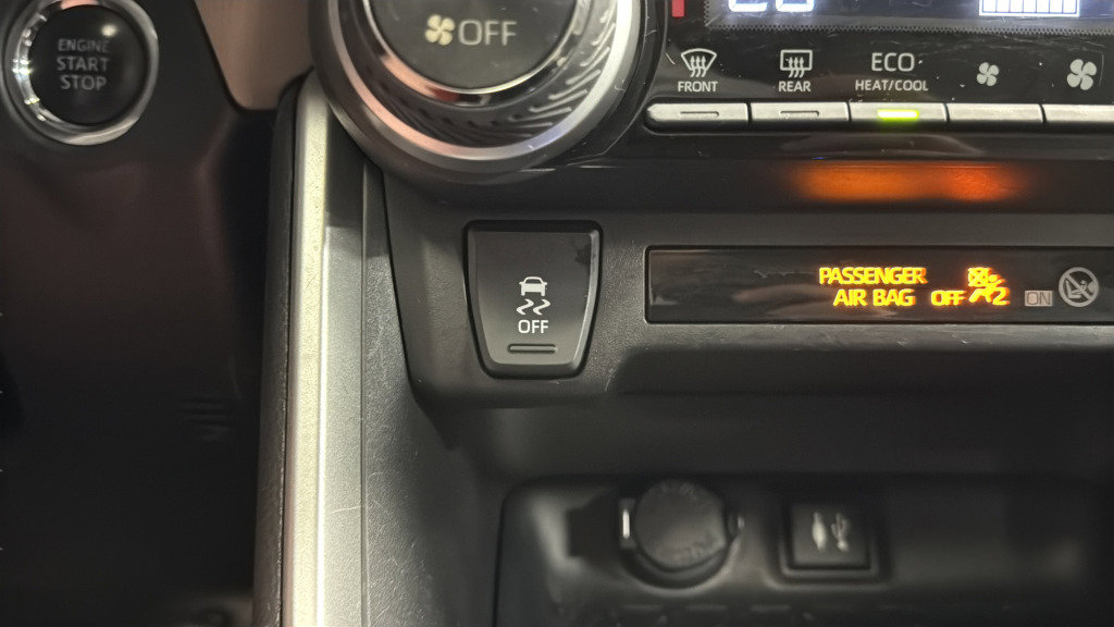 Used 2019 Toyota RAV4 XLE FWD image 29