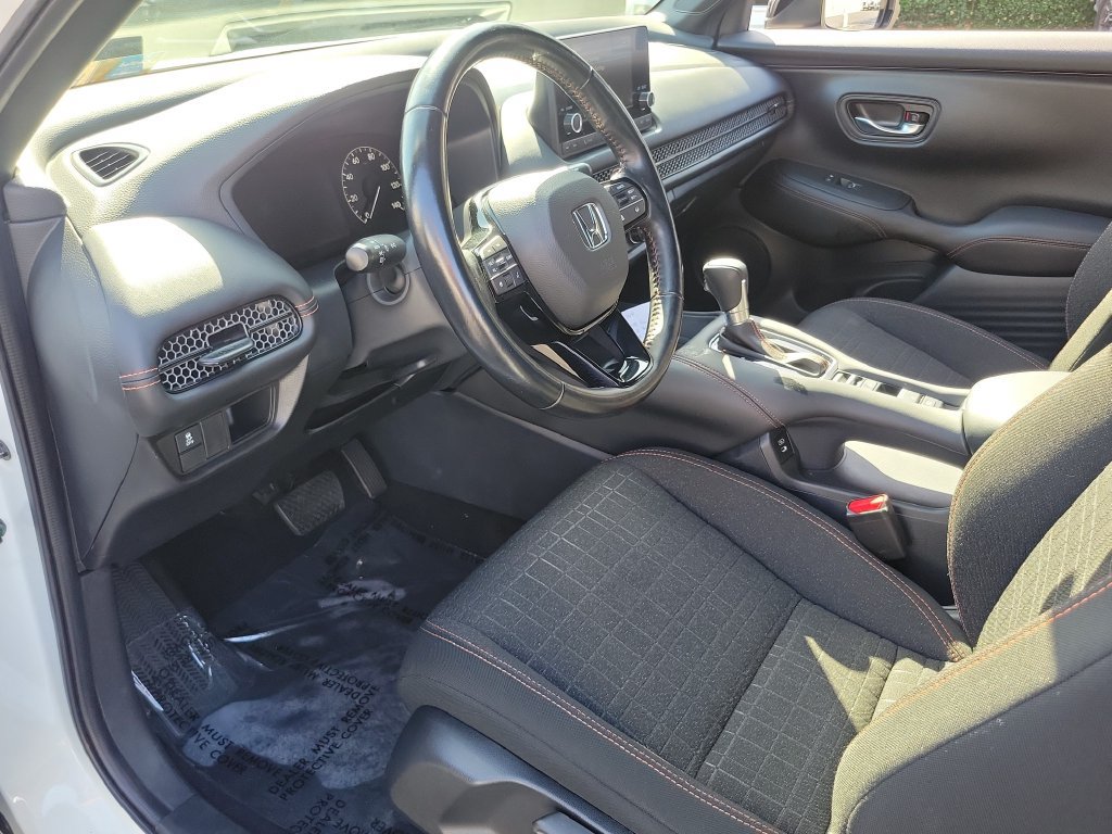 Certified 2025 Honda HR-V Sport image 19