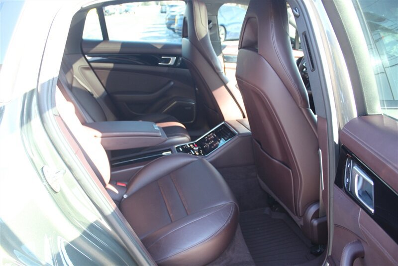 Used 2022 Porsche Panamera 4 AWD/4WD image 18
