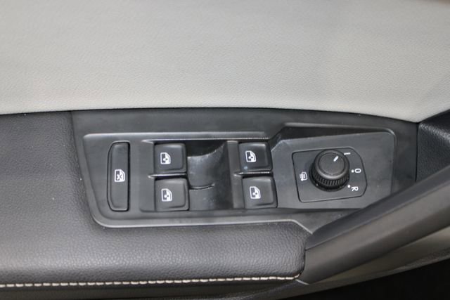 Used 2022 Volkswagen Tiguan S image 17