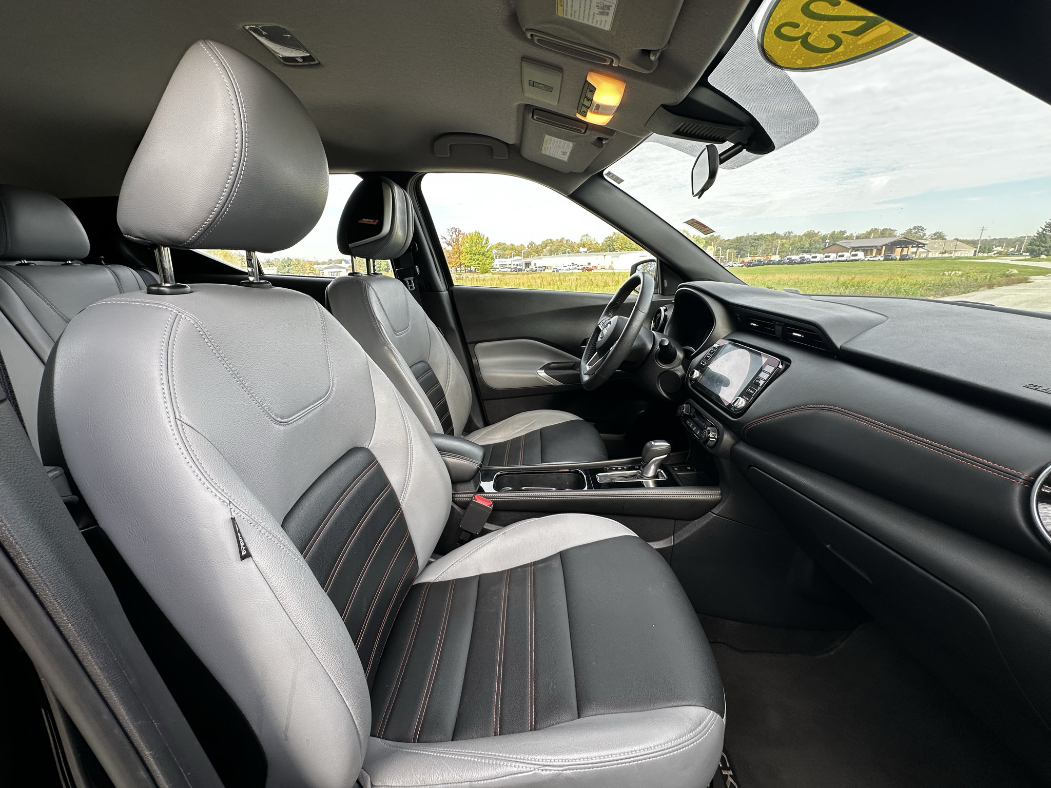 Used 2023 Nissan Kicks SR w/ SR Premium Package FWD image 33
