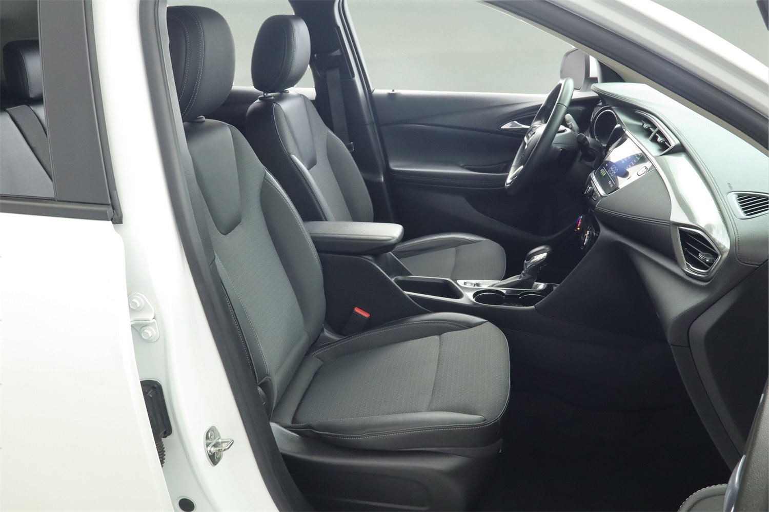 Used 2022 Buick Encore GX Preferred w/ Cold Weather Comfort Package image 26