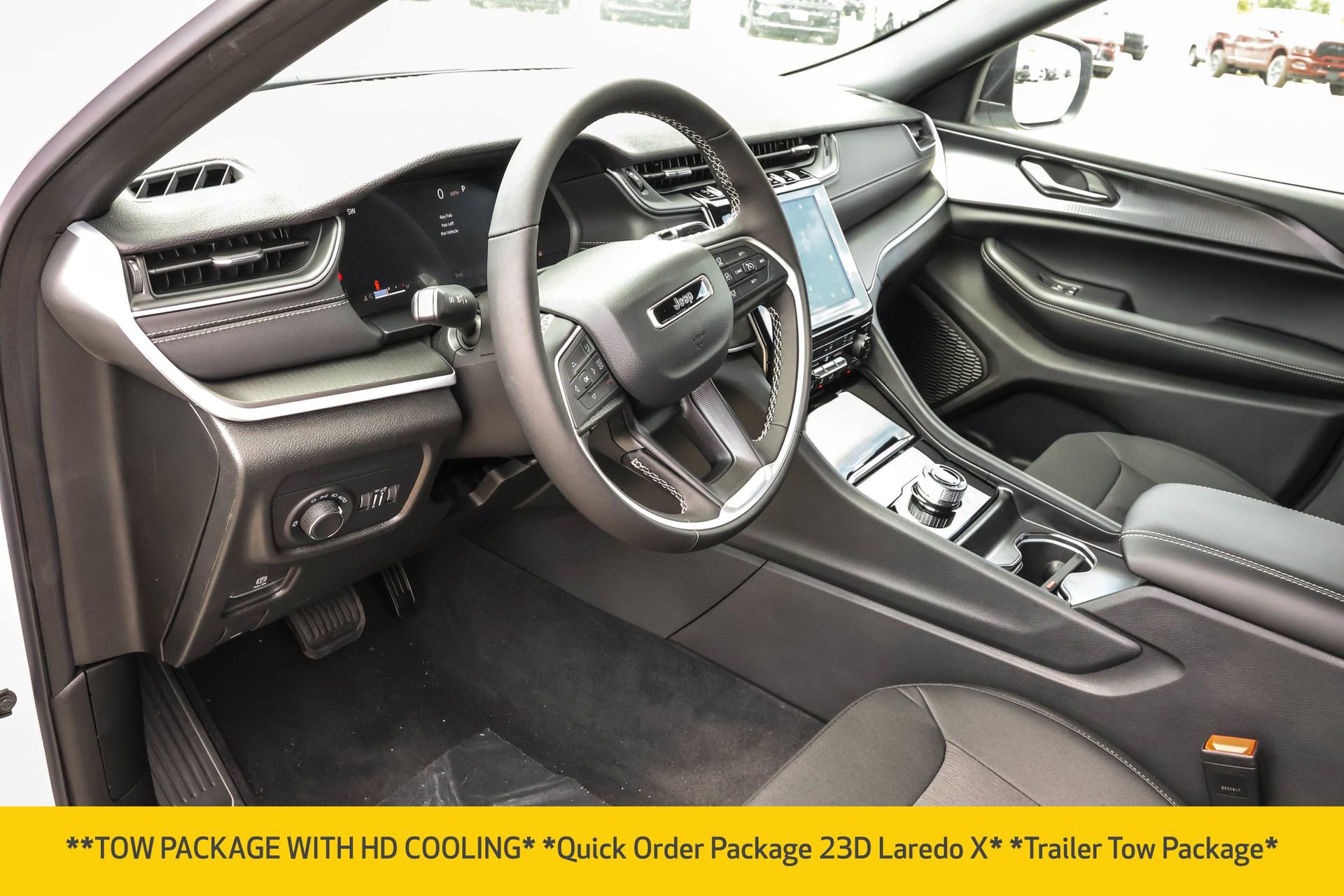 New 2025 Jeep Grand Cherokee Laredo X w/ Luxury Tech Group I image 4