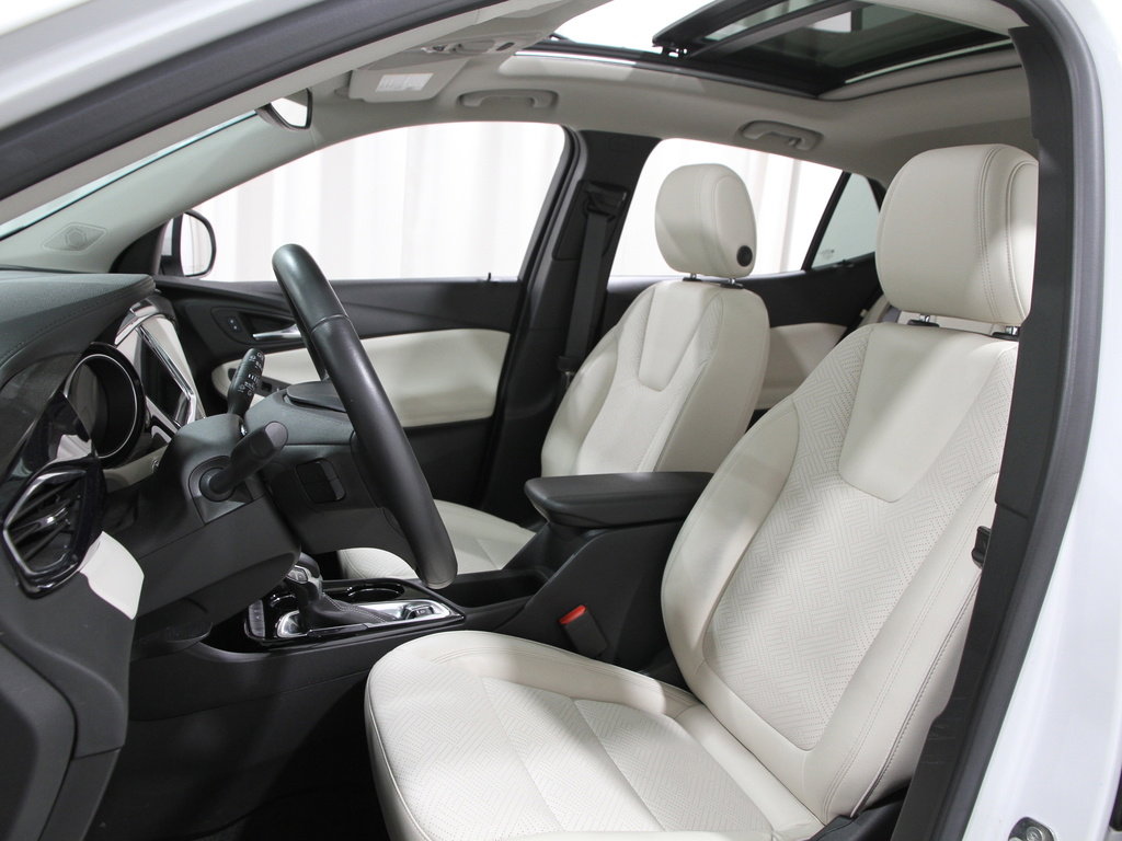 Used 2023 Buick Encore GX Essence w/ Experience Buick Package image 5