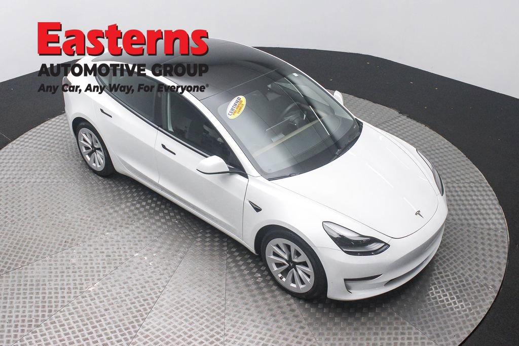 Used 2023 Tesla Model 3 Standard Range image 3