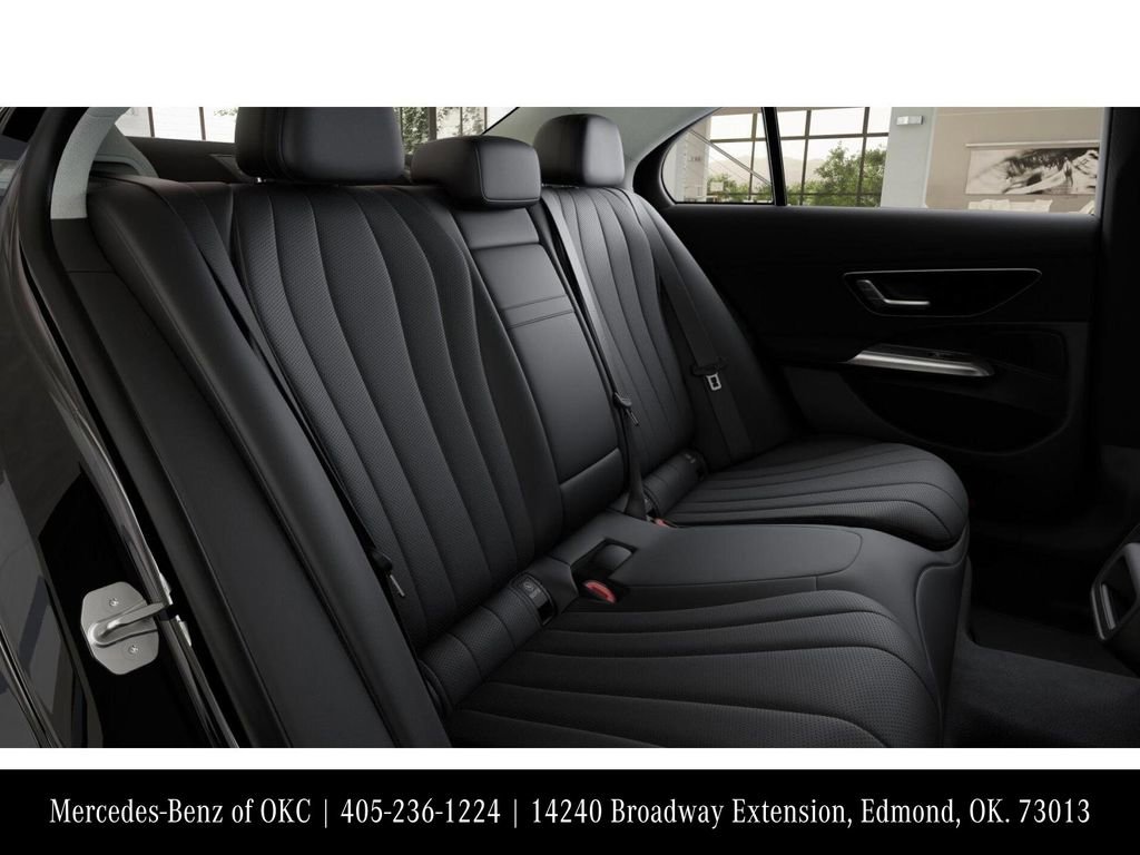 Used 2025 Mercedes-Benz E 350 Sedan image 5