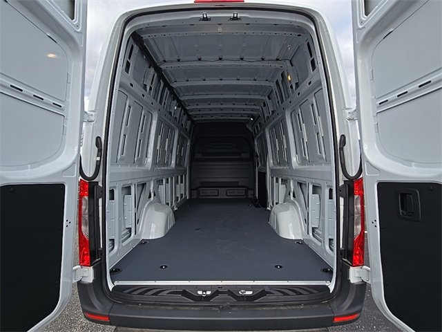New 2024 Mercedes-Benz eSprinter 170 Cargo image 10