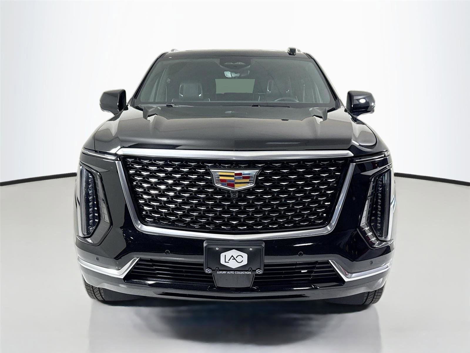 Used 2025 Cadillac Escalade ESV Premium Luxury image 11