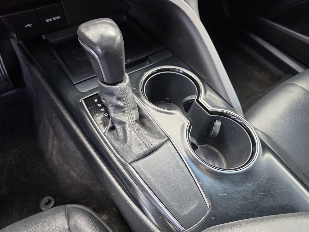 Used 2020 Toyota Camry SE FWD image 24