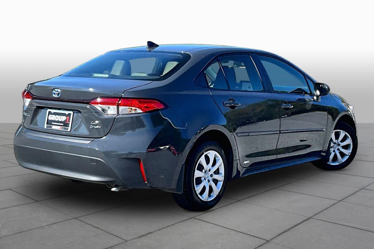 Used 2025 Toyota Corolla LE AWD/4WD image 13