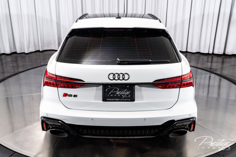 Used 2022 Audi RS 6 w/ Executive Package image 16