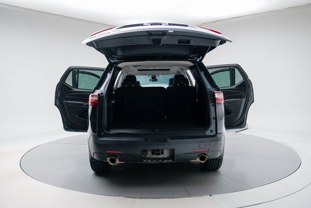 Used 2018 Chevrolet Traverse LT w/ LPO, Black Accent Package image 26