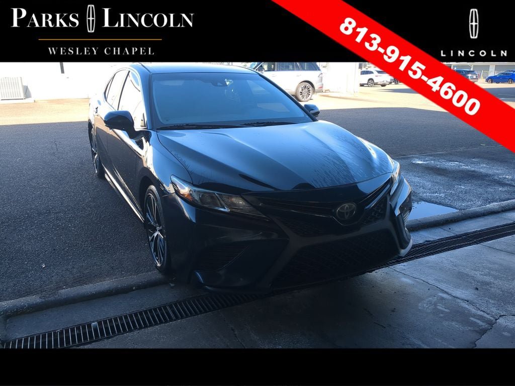 Used 2019 Toyota Camry SE FWD image 4