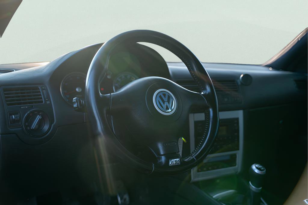 Used 2004 Volkswagen R32 image 25