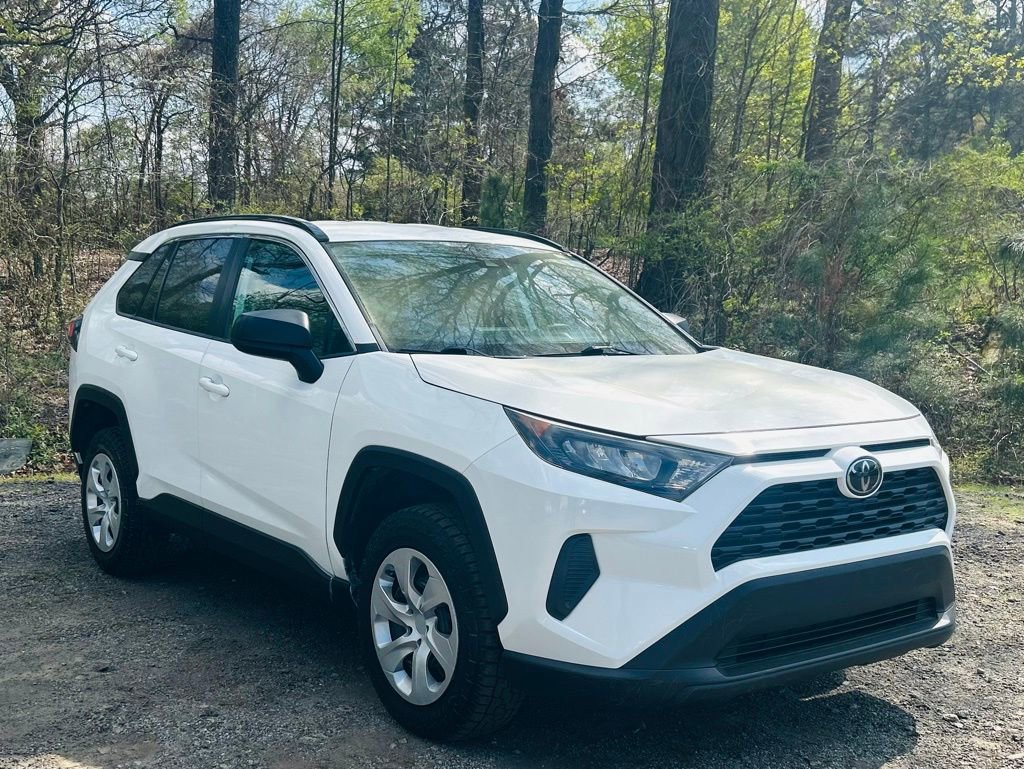 Used 2020 Toyota RAV4 LE FWD image 6