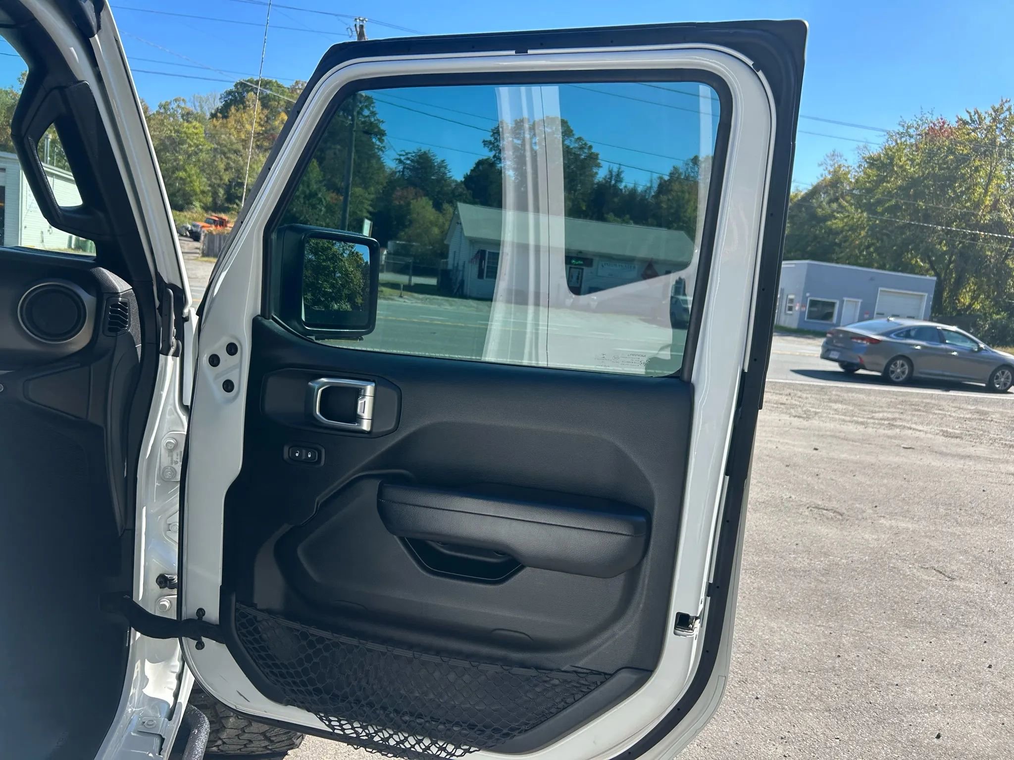 Used 2020 Jeep Gladiator Sport w/ Quick Order Package 24S image 17