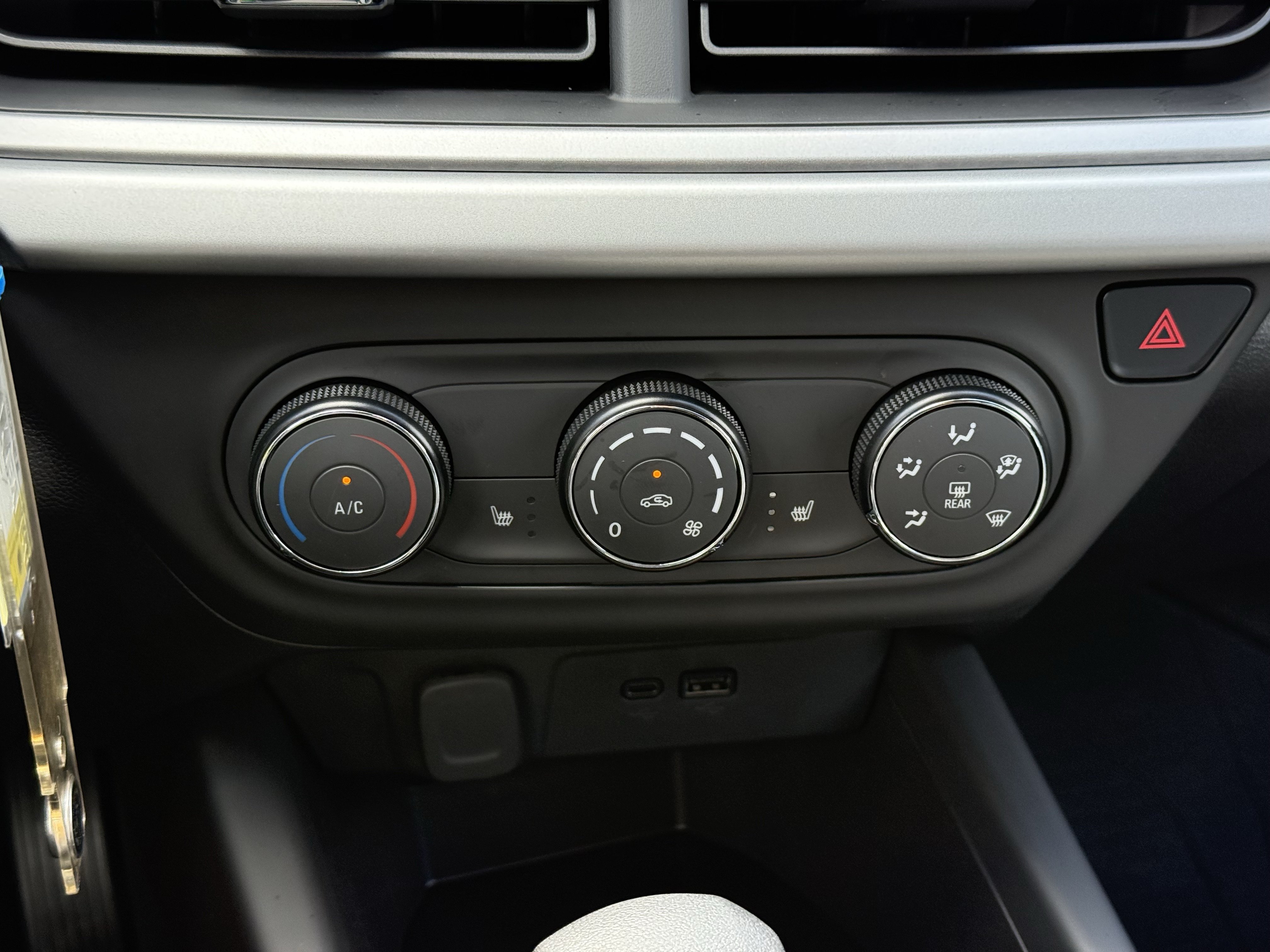 New 2026 Chevrolet Trax LS w/ LS Convenience Package FWD image 25