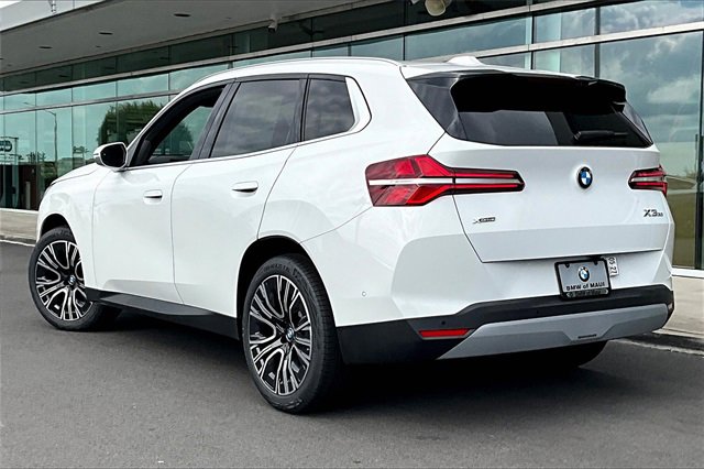 New 2025 BMW X3 xDrive30i w/ Convenience Package image 3