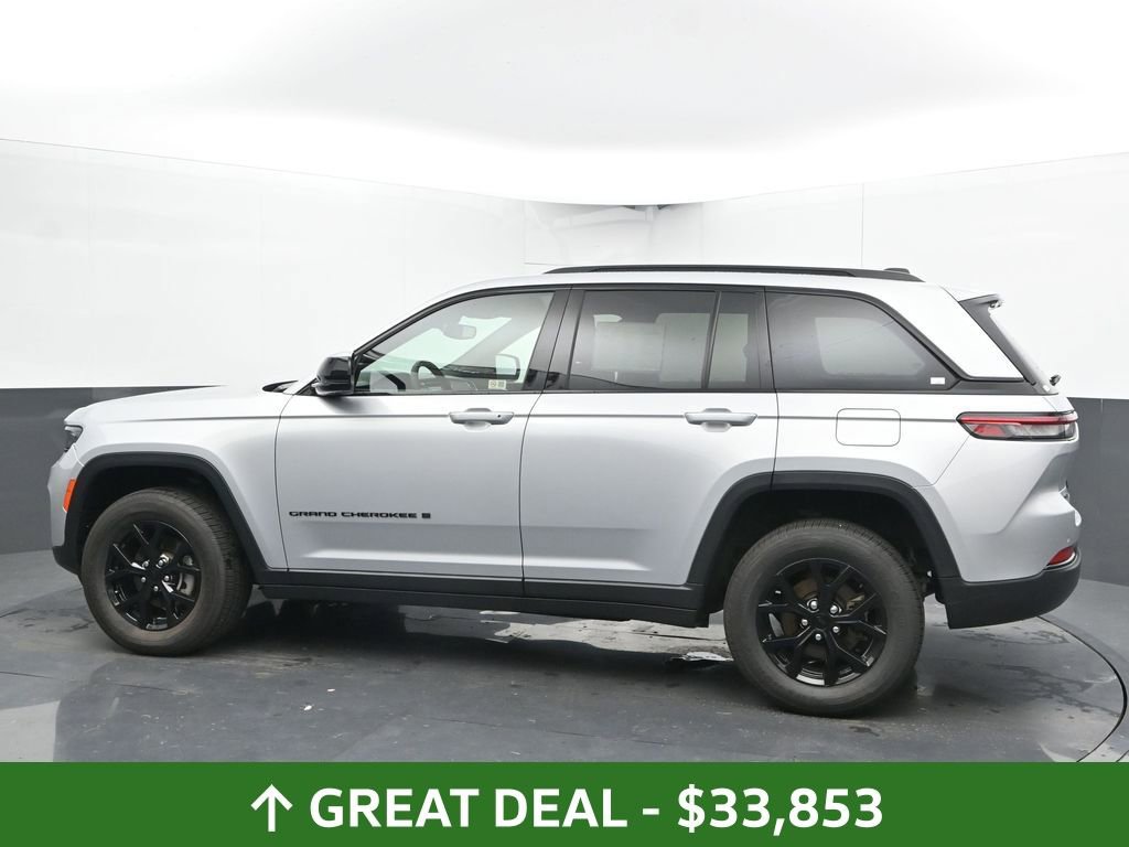 Used 2024 Jeep Grand Cherokee Altitude image 9