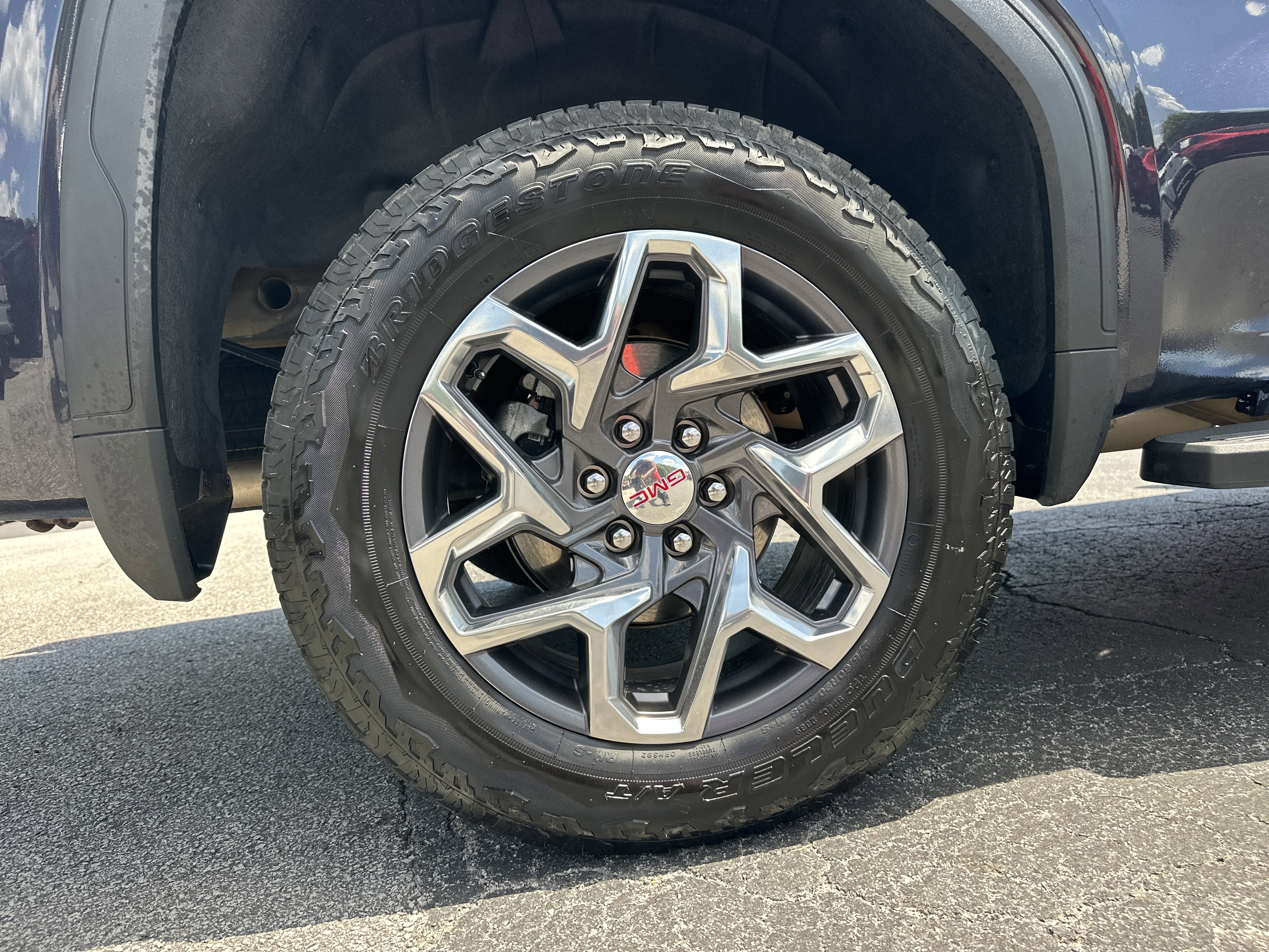 Used 2025 GMC Sierra 1500 SLT w/ SLT Premium Plus Package image 18