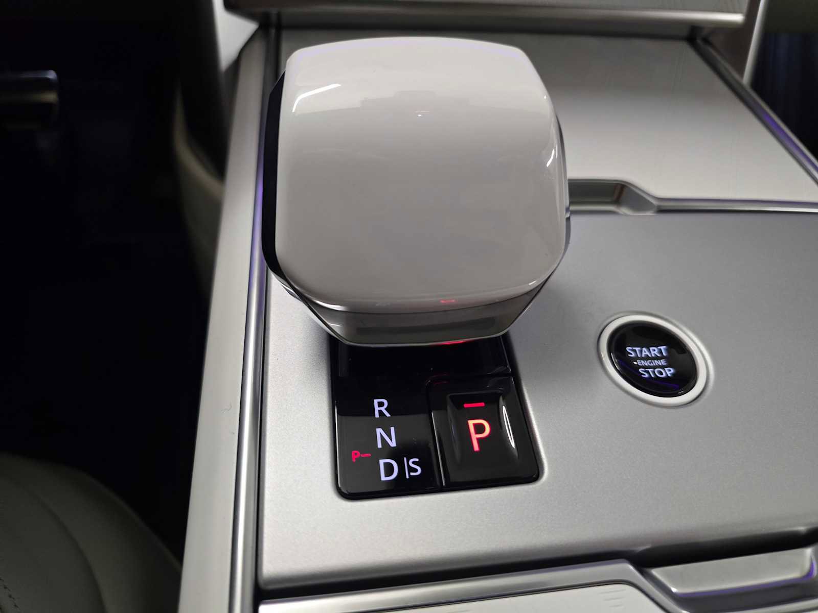 New 2025 Land Rover Range Rover SV image 35