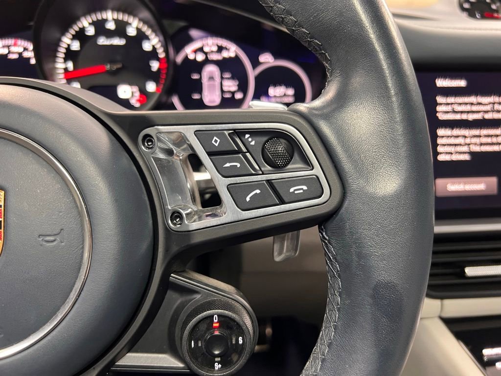 Used 2022 Porsche Cayenne Turbo image 16