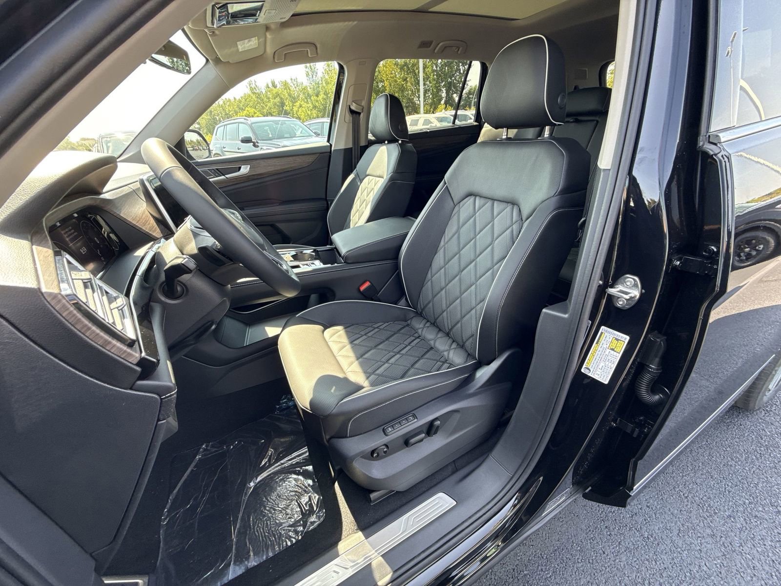 New 2026 Volkswagen Atlas SEL Premium R-Line image 12