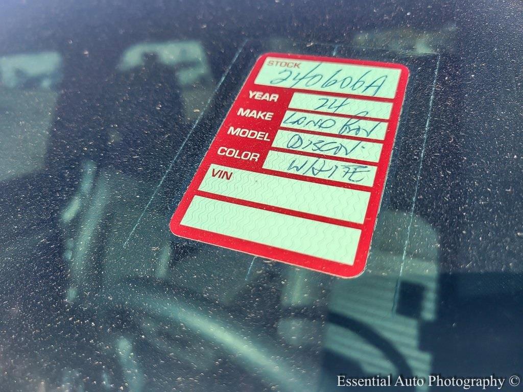 Used 2024 Land Rover Discovery Dynamic SE image 28