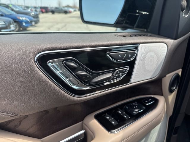 Used 2023 Lincoln Navigator Reserve image 24