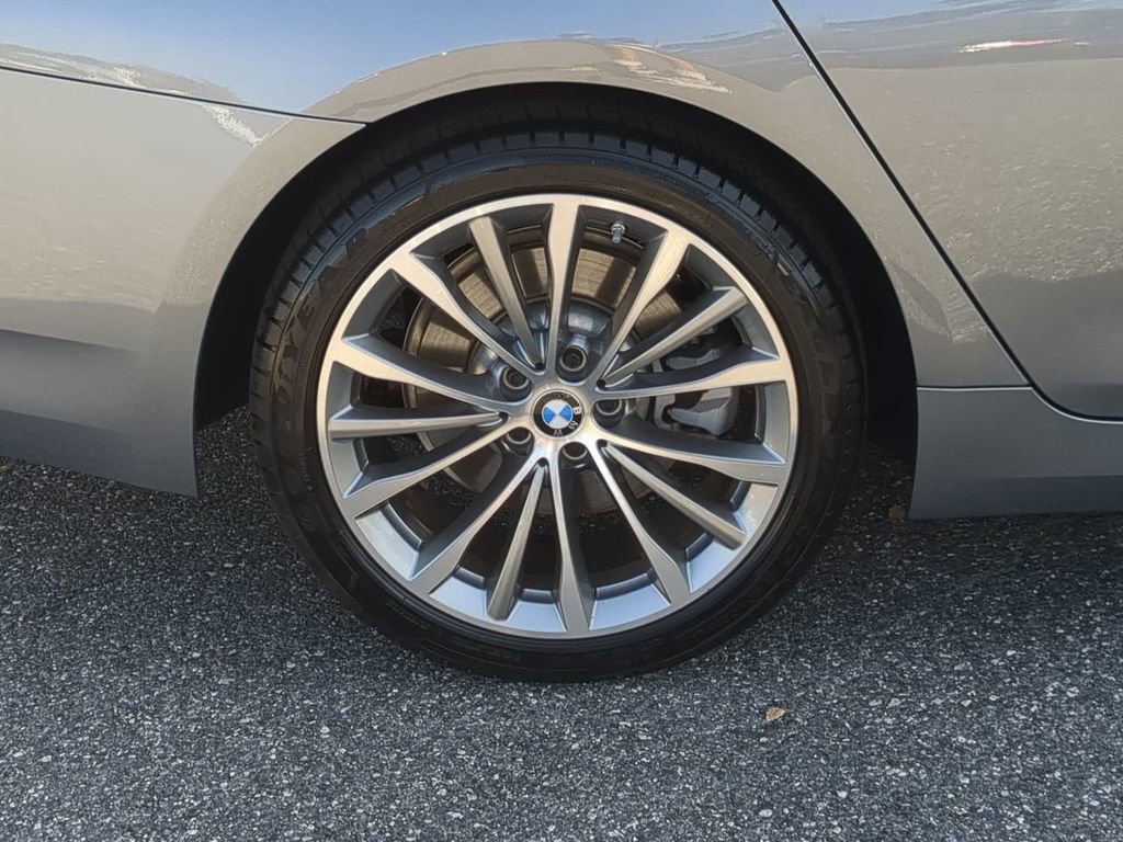 Used 2023 BMW 530i w/ Premium Package image 12