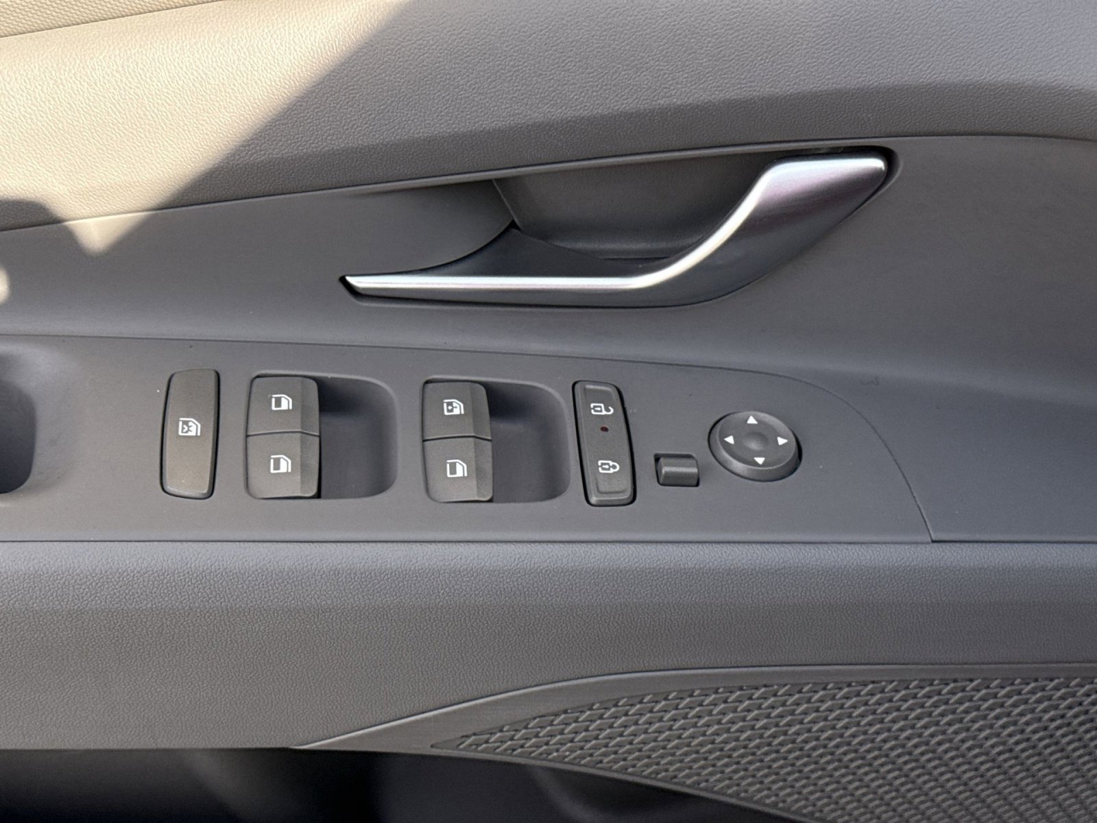 Certified 2025 Hyundai Elantra SEL image 15